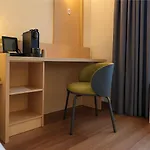 Ibis Part Dieu Les Halles 3*