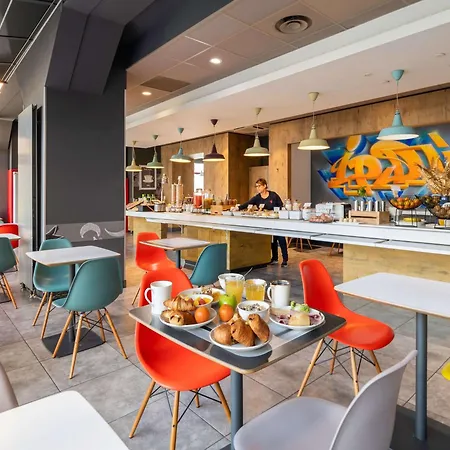 Ibis Part Dieu Les Halles 3*