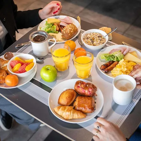 Ibis Part Dieu Les Halles 3*