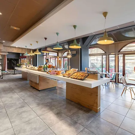 Ibis Part Dieu Les Halles Hotell 3*